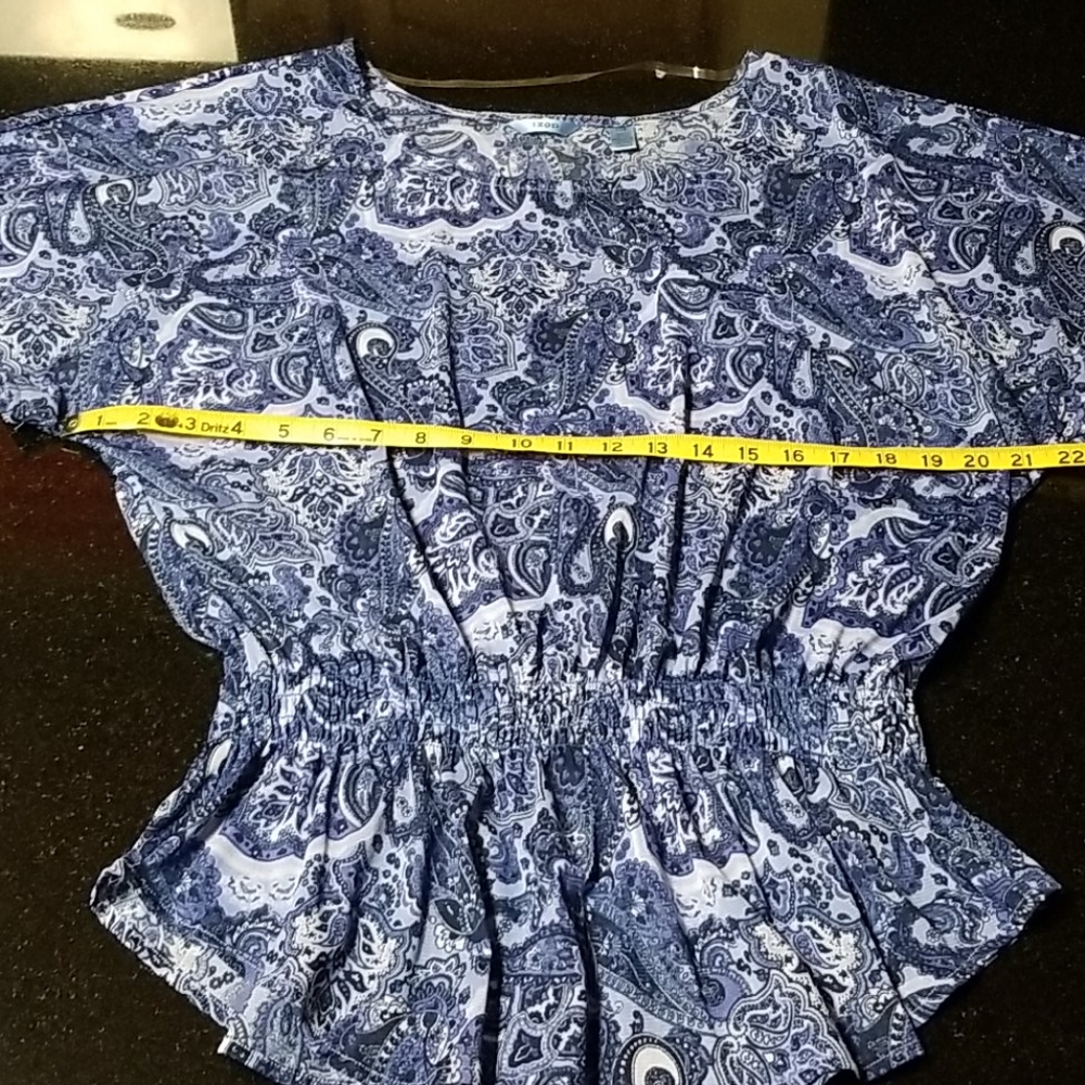 IZOD Top - Picture 6 of 10
